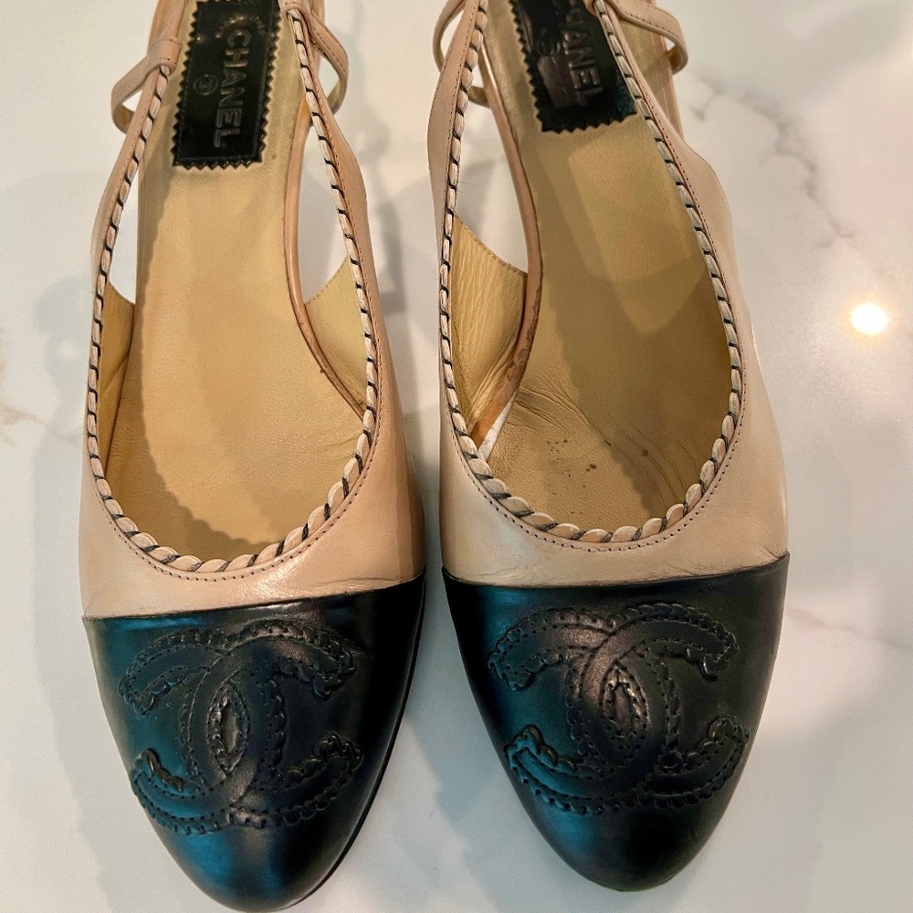 Vintage Chanel Slingbacks!  Size 40